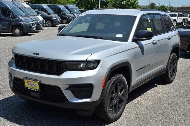 new 2024 Jeep Grand Cherokee car, priced at $45,445