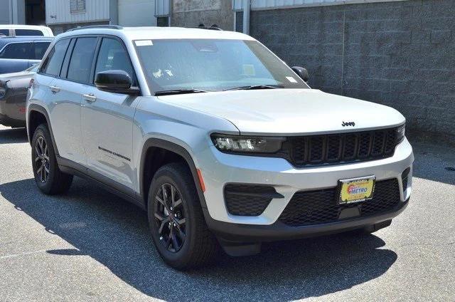 new 2024 Jeep Grand Cherokee car, priced at $45,445