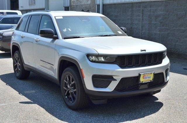 new 2024 Jeep Grand Cherokee car, priced at $43,530