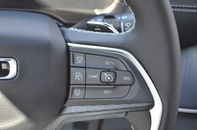 new 2025 Jeep Grand Cherokee car, priced at $44,214