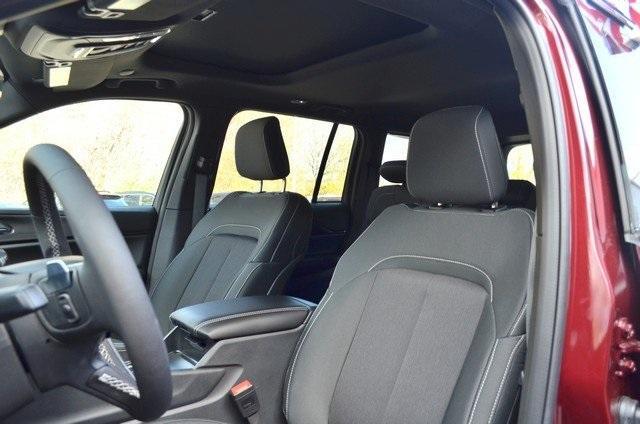 new 2025 Jeep Grand Cherokee car, priced at $42,375