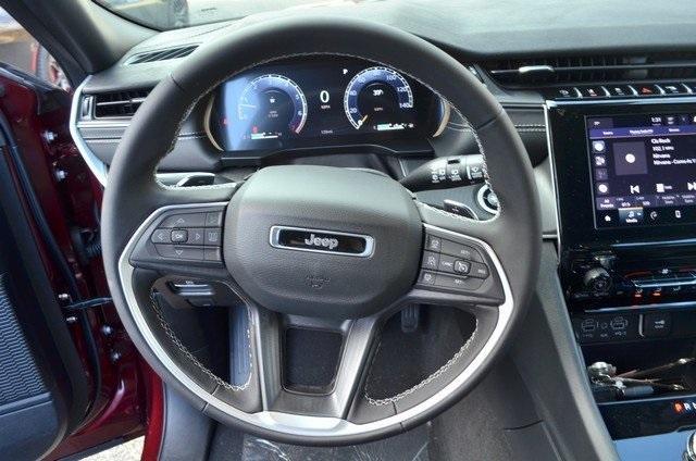 new 2025 Jeep Grand Cherokee car, priced at $42,375