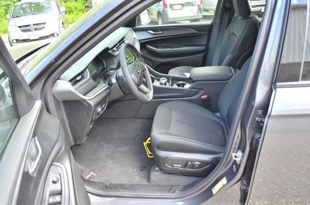 new 2025 Jeep Grand Cherokee L car, priced at $46,670