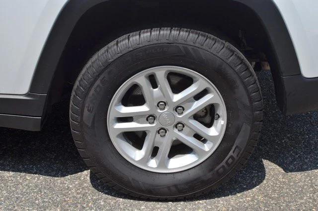 used 2023 Jeep Grand Cherokee car, priced at $28,987
