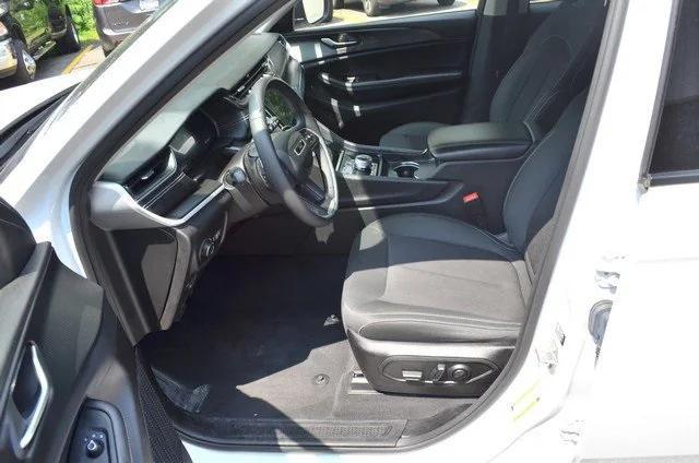 used 2023 Jeep Grand Cherokee car, priced at $28,987