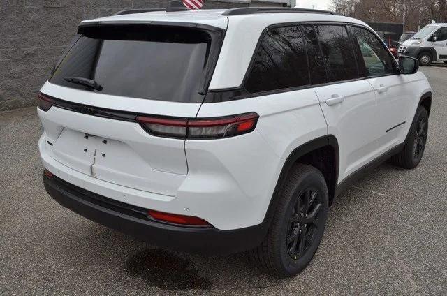 new 2025 Jeep Grand Cherokee car, priced at $43,435