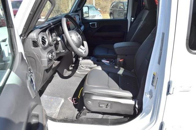 new 2025 Jeep Wrangler car, priced at $55,715