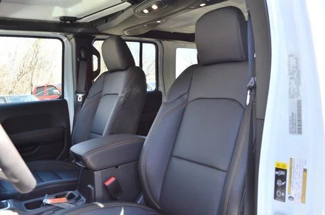 new 2025 Jeep Wrangler car, priced at $55,715