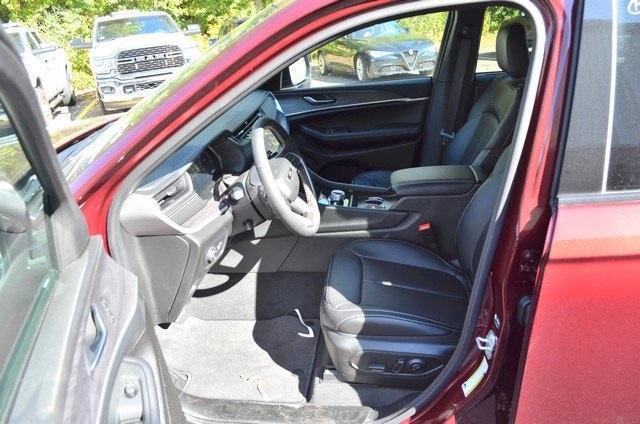 new 2025 Jeep Grand Cherokee car, priced at $52,935