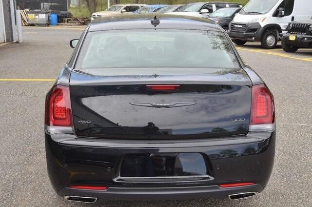 used 2023 Chrysler 300 car