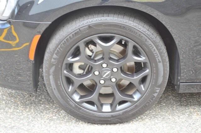 used 2023 Chrysler 300 car