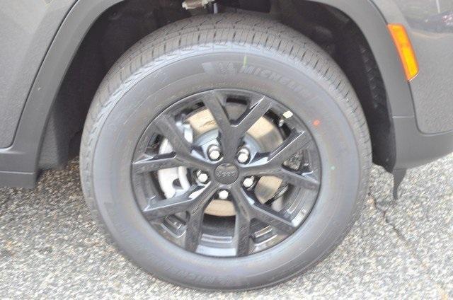 new 2025 Jeep Grand Cherokee car, priced at $46,730