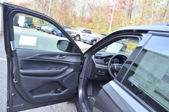 new 2025 Jeep Grand Cherokee car, priced at $46,730