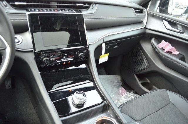 new 2025 Jeep Grand Cherokee car, priced at $46,730