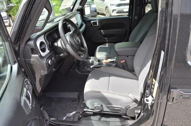 new 2025 Jeep Gladiator car, priced at $48,276