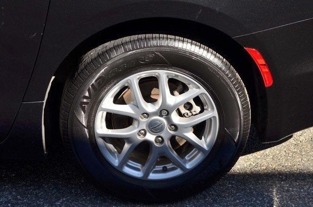 used 2023 Chrysler Pacifica car, priced at $25,987