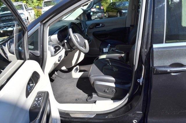 used 2023 Chrysler Pacifica car, priced at $25,987