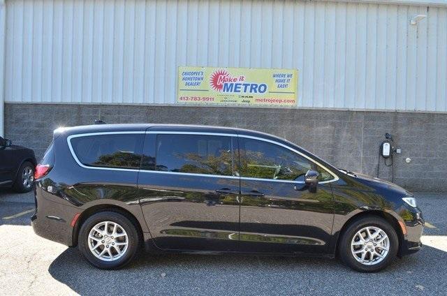 used 2023 Chrysler Pacifica car, priced at $25,987