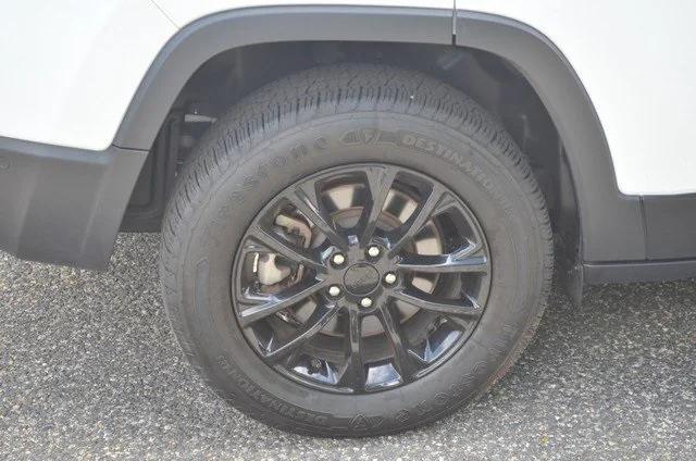 used 2023 Jeep Cherokee car, priced at $23,987