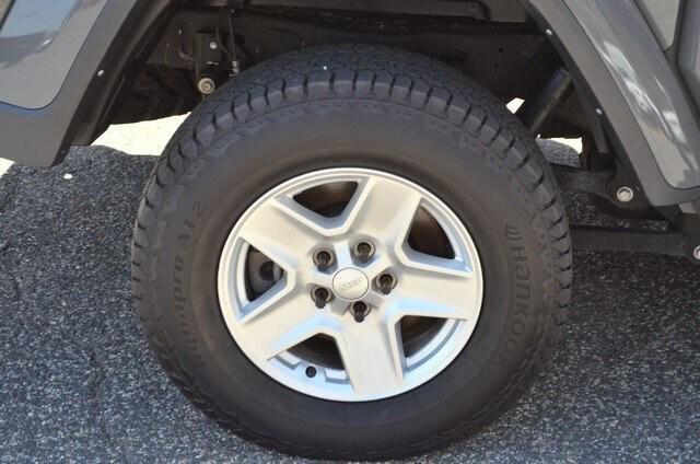 used 2022 Jeep Gladiator car, priced at $31,987