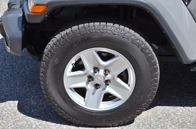 used 2022 Jeep Gladiator car, priced at $31,987