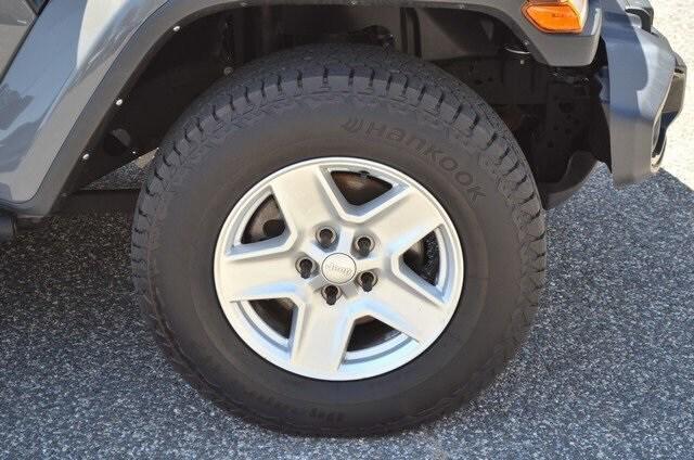 used 2022 Jeep Gladiator car, priced at $31,987
