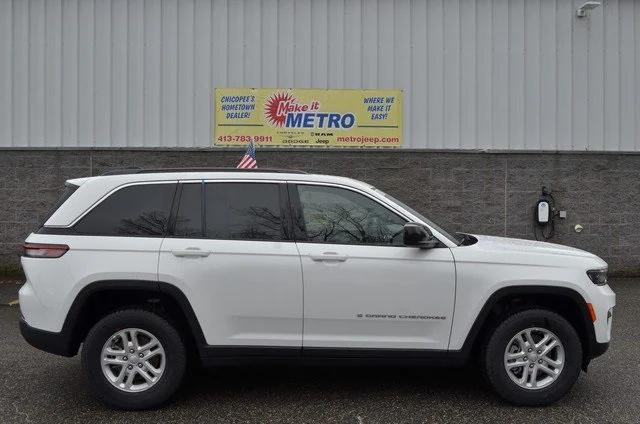 new 2025 Jeep Grand Cherokee car, priced at $38,330