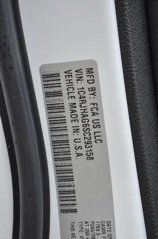 new 2025 Jeep Grand Cherokee car, priced at $38,330