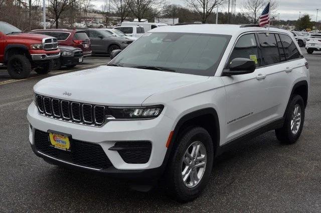 new 2025 Jeep Grand Cherokee car, priced at $38,330