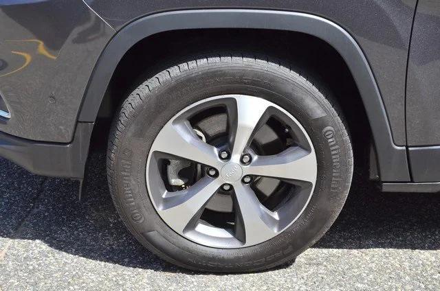 used 2021 Jeep Cherokee car, priced at $25,487