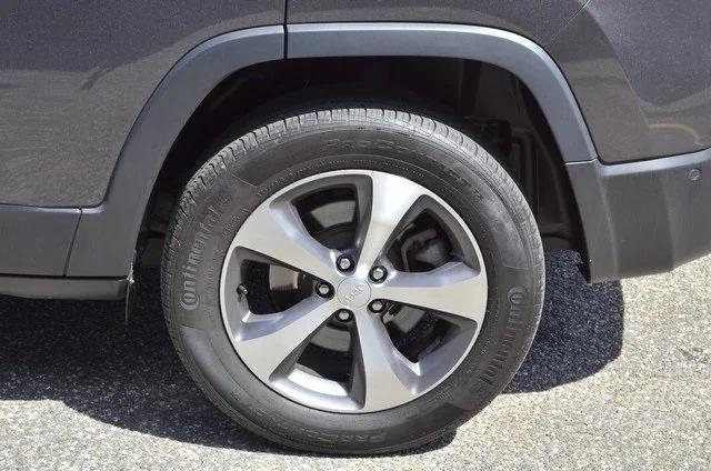 used 2021 Jeep Cherokee car, priced at $25,487