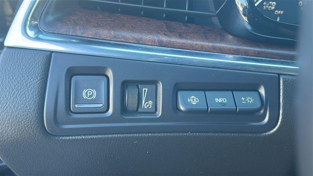 used 2022 Cadillac XT5 car, priced at $33,477