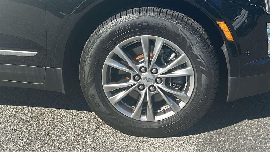 used 2022 Cadillac XT5 car, priced at $33,477