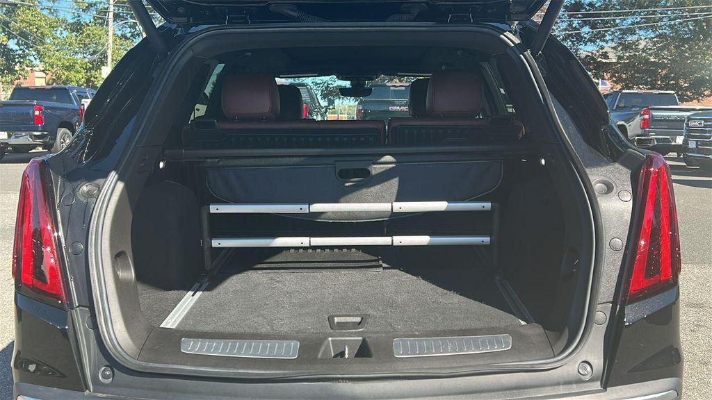 used 2022 Cadillac XT5 car, priced at $33,477