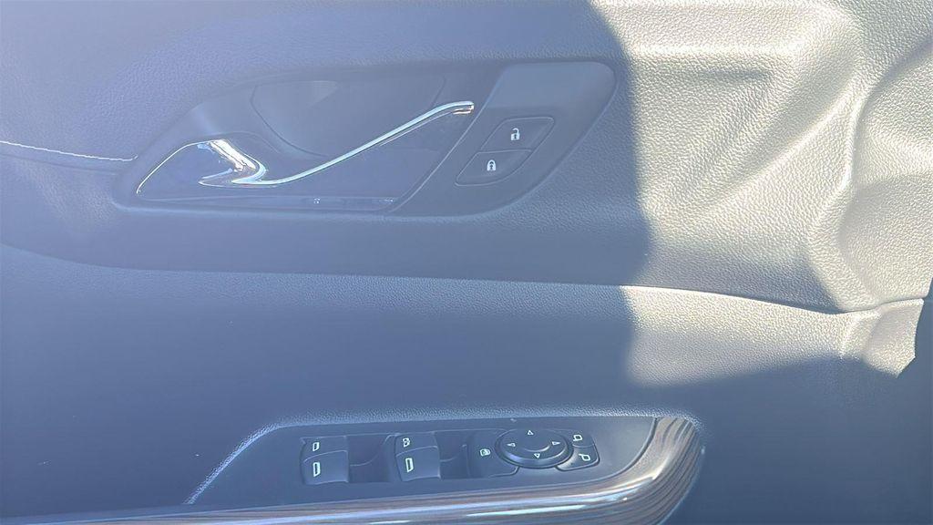 used 2023 GMC Acadia car, priced at $30,687