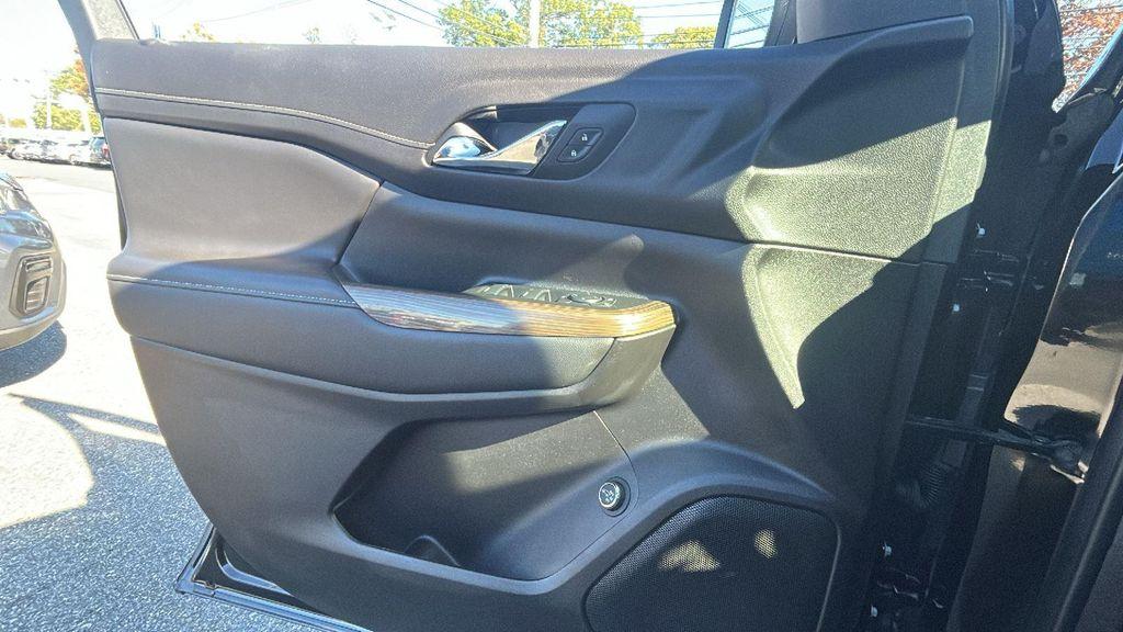 used 2023 GMC Acadia car, priced at $30,687