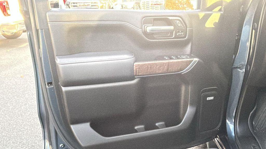 used 2021 GMC Sierra 1500 car, priced at $32,861