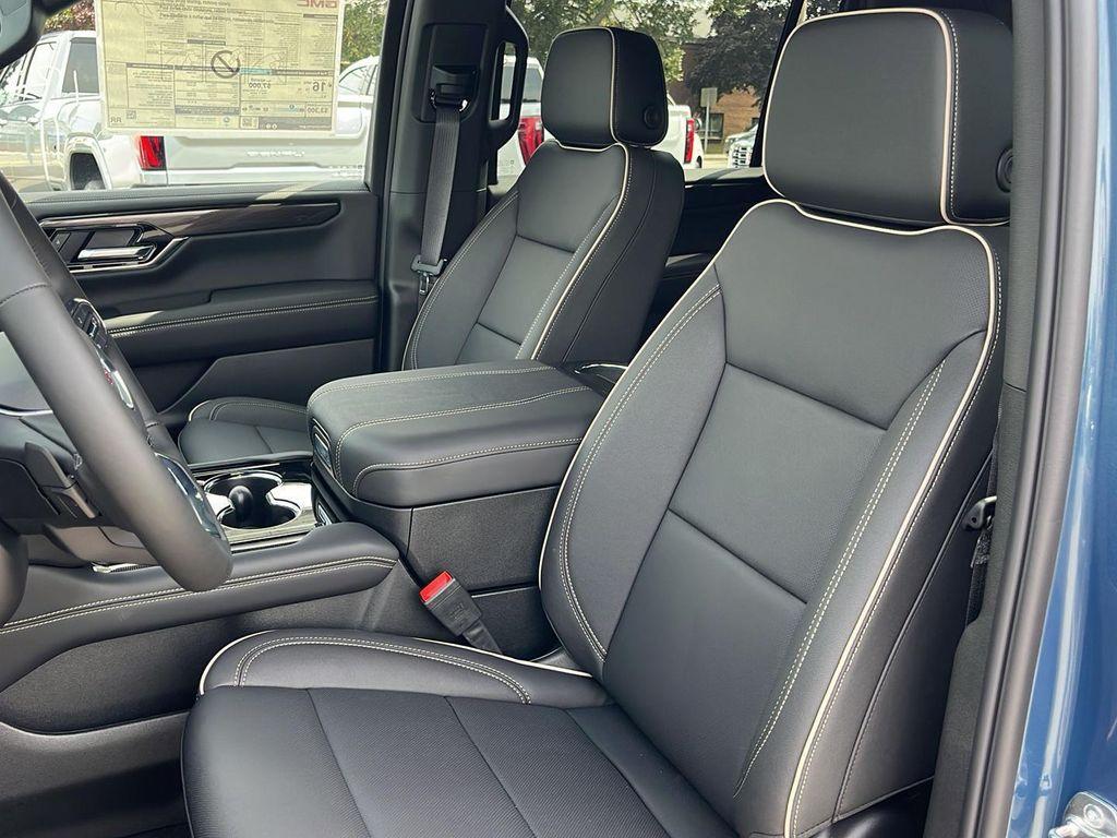 new 2025 GMC Yukon XL car, priced at $76,833