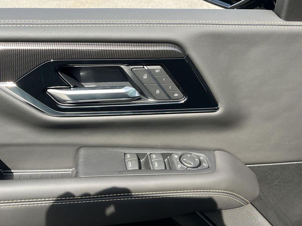 new 2025 GMC Yukon XL car, priced at $76,833