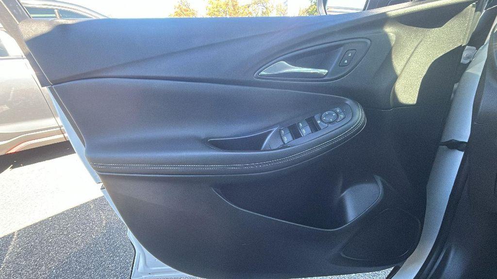 used 2025 Buick Encore GX car, priced at $23,987