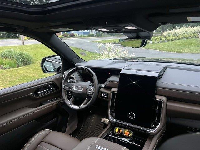 used 2025 GMC Yukon car, priced at $105,000