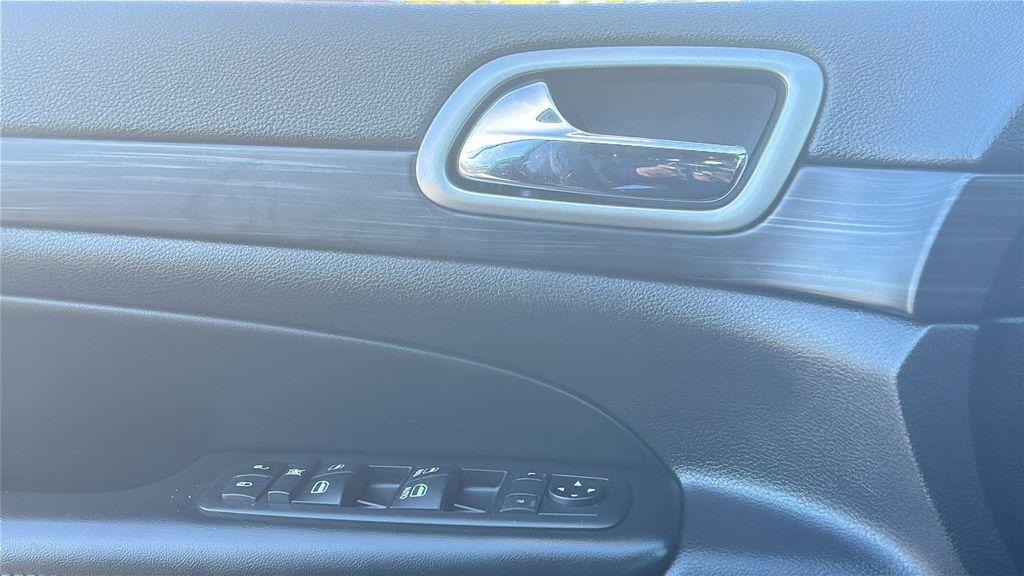 used 2019 Jeep Grand Cherokee car, priced at $21,723