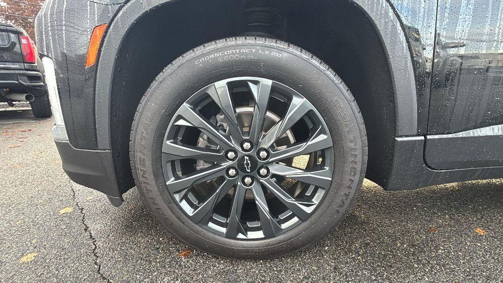 used 2024 Chevrolet Traverse car, priced at $39,477