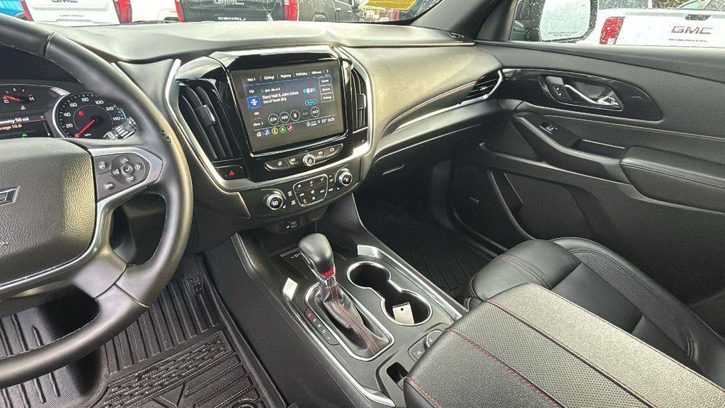 used 2024 Chevrolet Traverse car, priced at $39,477