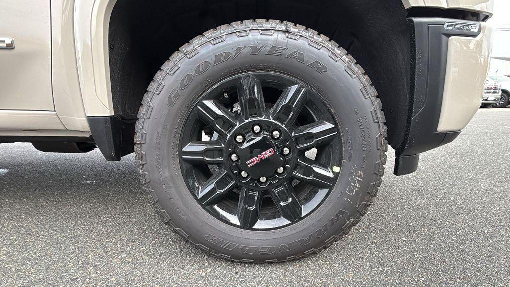 new 2026 GMC Sierra 2500 car, priced at $75,220