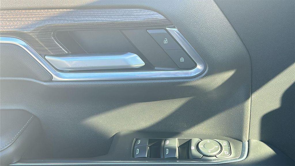 used 2022 Chevrolet Silverado 1500 car, priced at $37,566