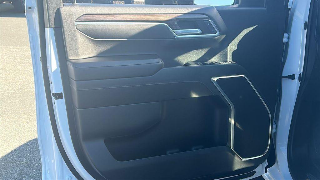 used 2022 Chevrolet Silverado 1500 car, priced at $37,566