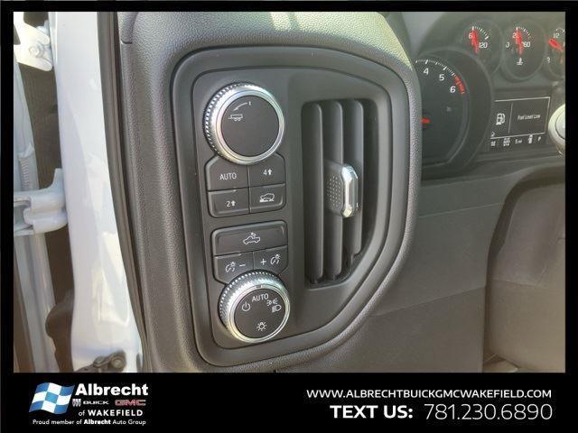 new 2025 GMC Sierra 1500 car, priced at $40,204