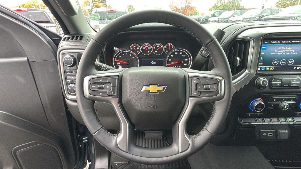 used 2022 Chevrolet Silverado 1500 car, priced at $33,621