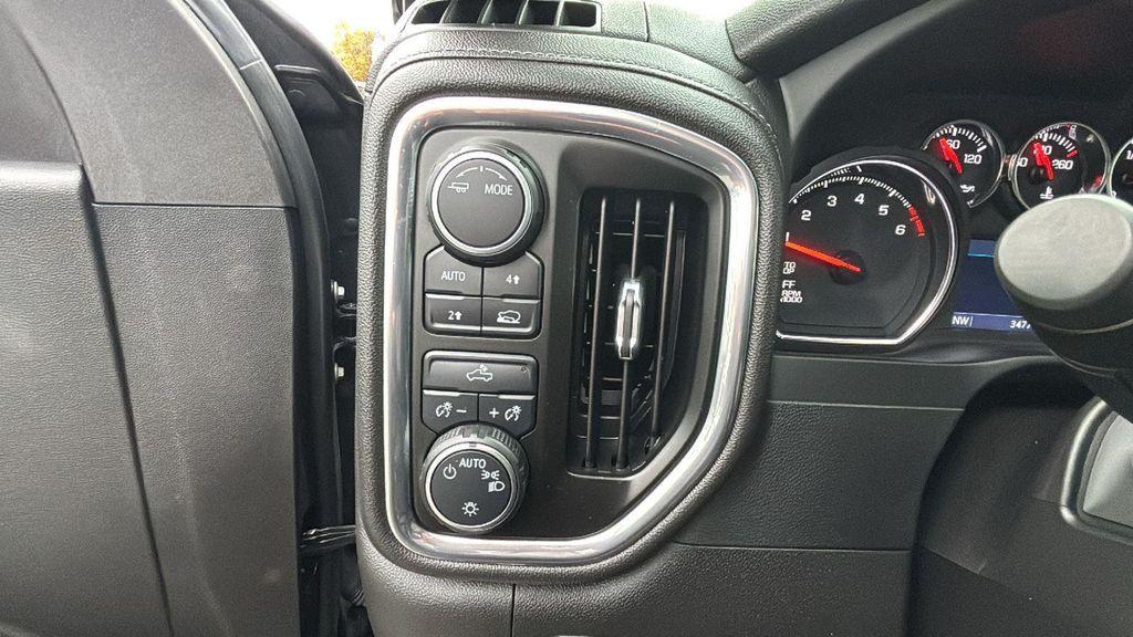 used 2022 Chevrolet Silverado 1500 car, priced at $33,621